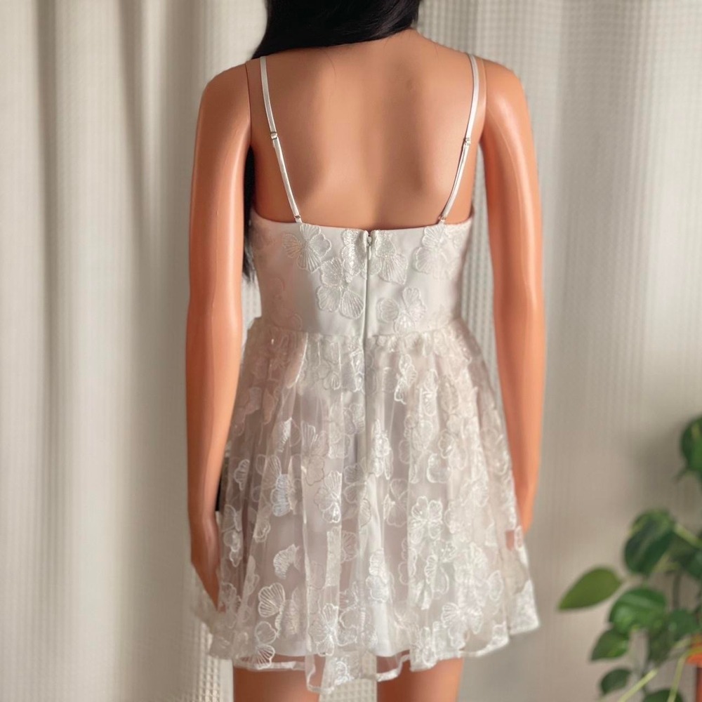 NWT Lulus‎ White Sparkle Lace Corset Mini Dress Coquette Romantic Bridal Size S - Picture 4 of 8